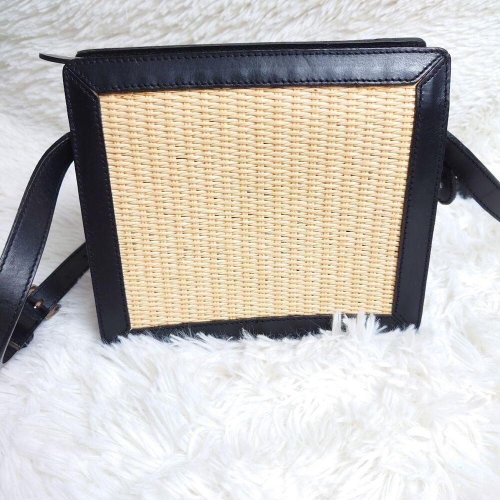 Ralph Lauren Black and Tan Shoulder Bag - Picture 10 of 12